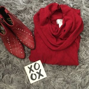 Red hot sweater!😍